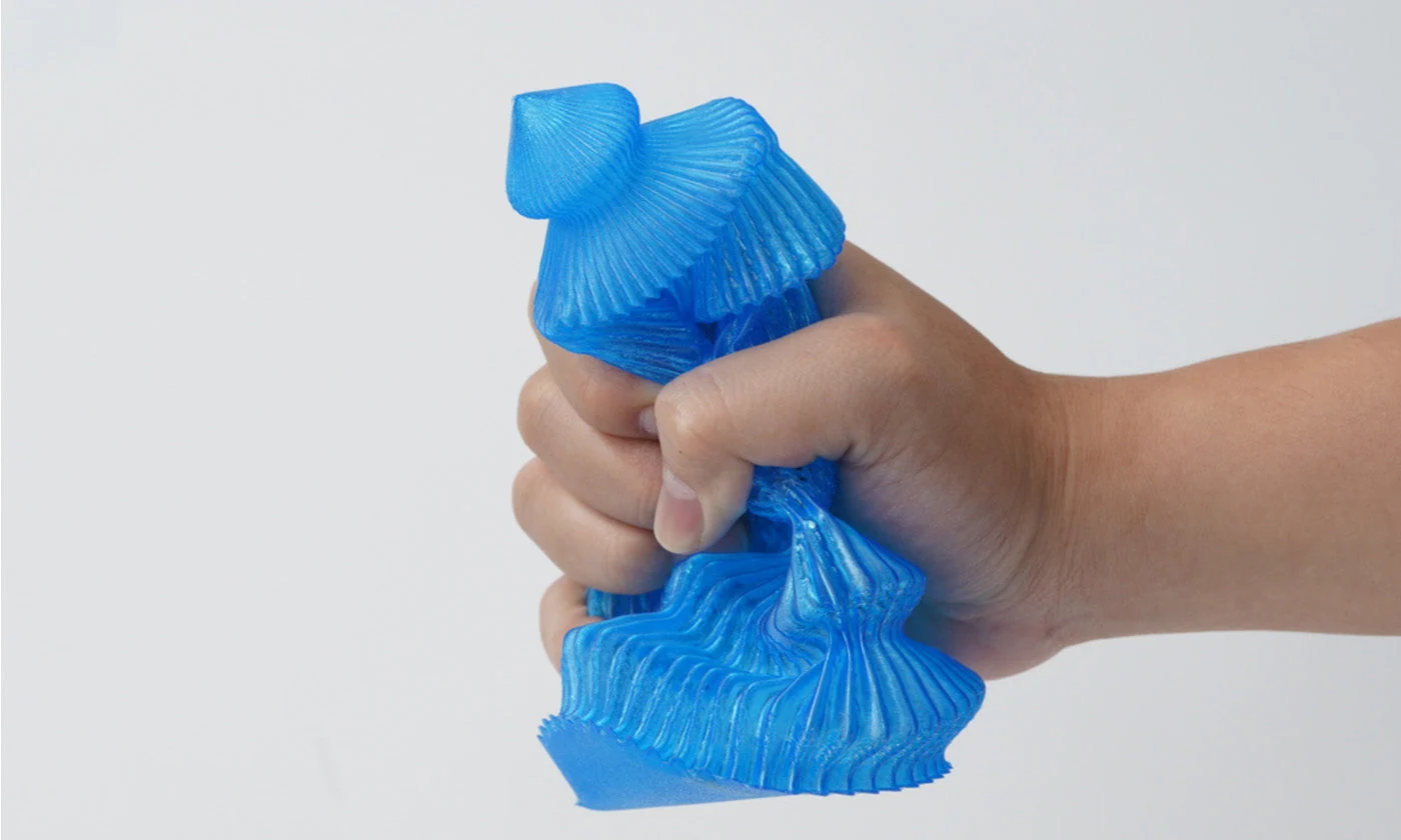 Perfectly Supports: TPU [1]Soft and highly elastic | Oil- and abrasion-resistant | Comfortable to the touch